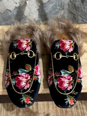 Gucci Princetown Black Velvet Floral Fur-Trim Horsebit Mules